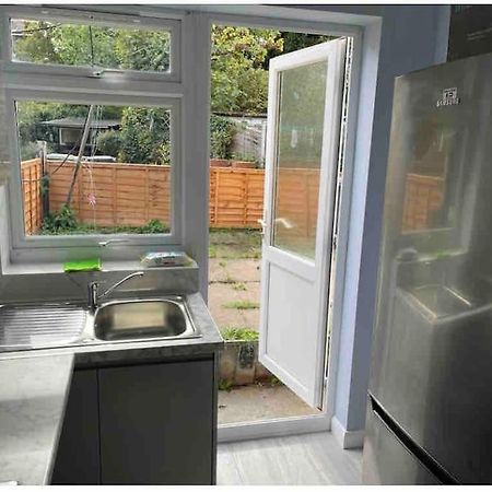 Lovely And Quiet 2 Bedroom Maisonette.Free Parking Лондон Екстериор снимка