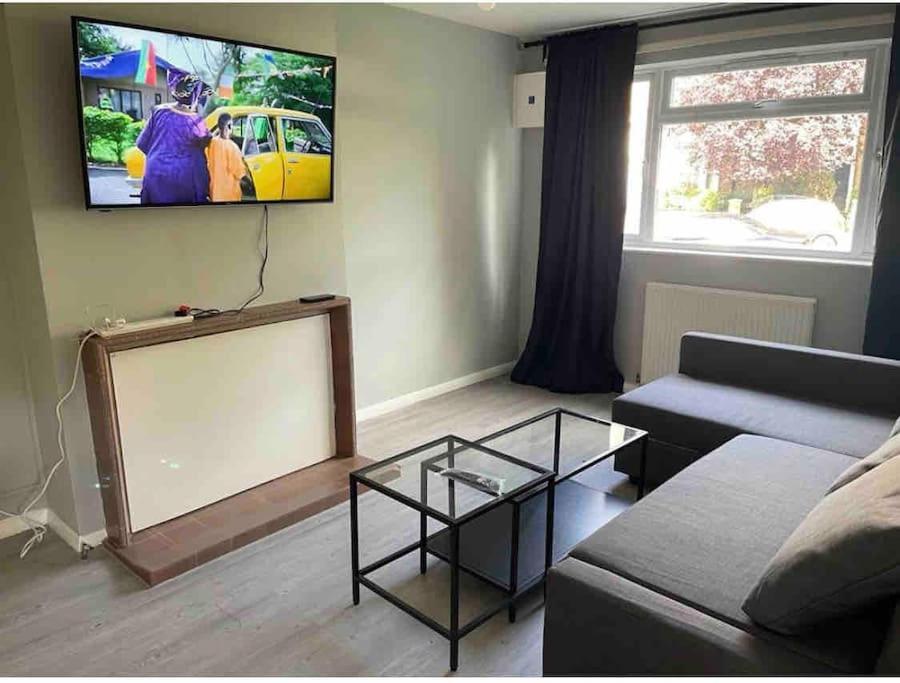 Lovely And Quiet 2 Bedroom Maisonette.Free Parking Лондон Екстериор снимка